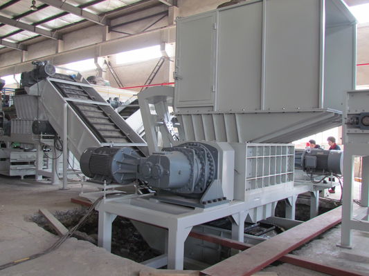 22 * 2kw 20rpm Katı Atık Çift Şaftlı Parçalama Makinesi