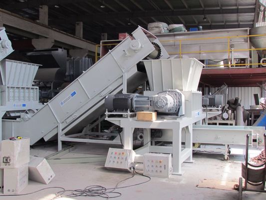 22 * 2kw 20rpm Katı Atık Çift Şaftlı Parçalama Makinesi