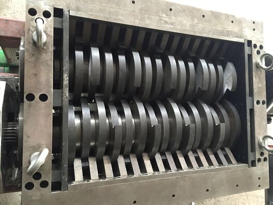 22 * 2kw 20rpm Katı Atık Çift Şaftlı Parçalama Makinesi