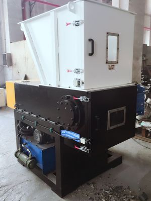 500kg / h ABS topaklar Plastik Atık Parçalama Makinesi