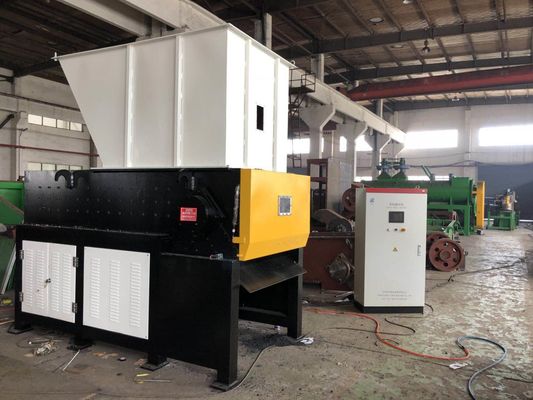 Lianda Atık PVC Topaklar Tek Şaftlı Parçalama Makinesi