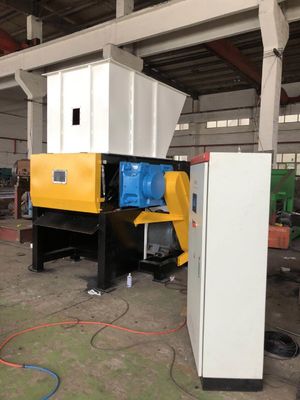 Lianda Atık PVC Topaklar Tek Şaftlı Parçalama Makinesi