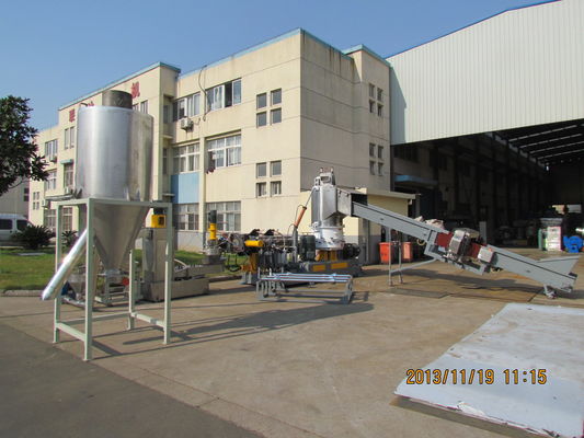 Kesme Sıkıştırma 130mm Vida Tek Aşamalı Islak Granülasyon Makinesi