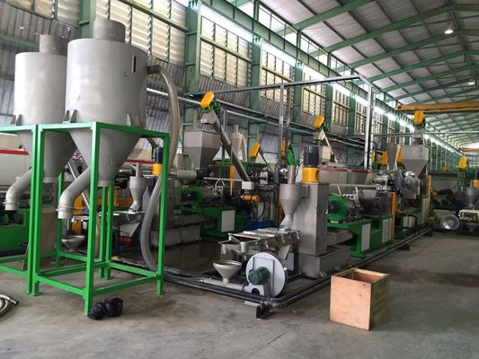 300kg / h Sert Flakes İki Aşamalı Plastik Granül Hattı