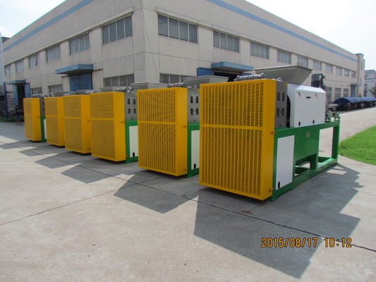 98 Su Çıkarma 800KG / H 320mm Vidalı Plastik Kurutma Makinesi