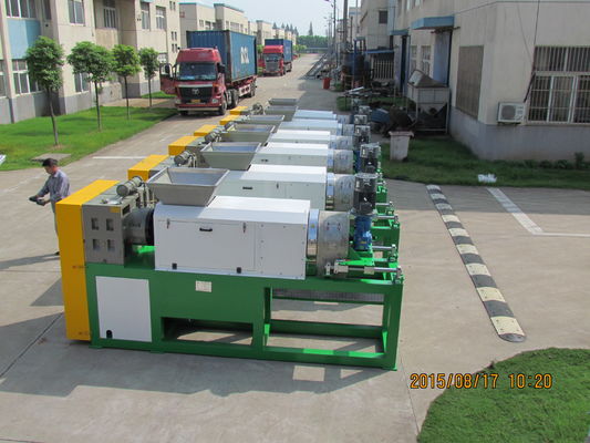 98 Su Çıkarma 800KG / H 320mm Vidalı Plastik Kurutma Makinesi