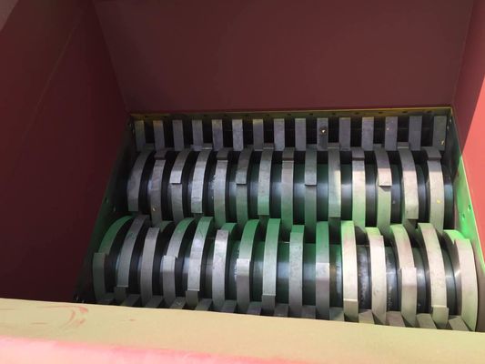 38 Bıçaklı 18.5kw Plastik Tamburlu Parçalayıcı, Çift Şaftlı Parçalayıcı Düşük Gürültü