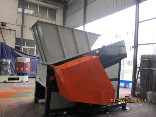 CE Plastik Topaklar Parçalayıcı, Tek Şaftlı Parçalayıcı Dönen Uzunluk 1600mm